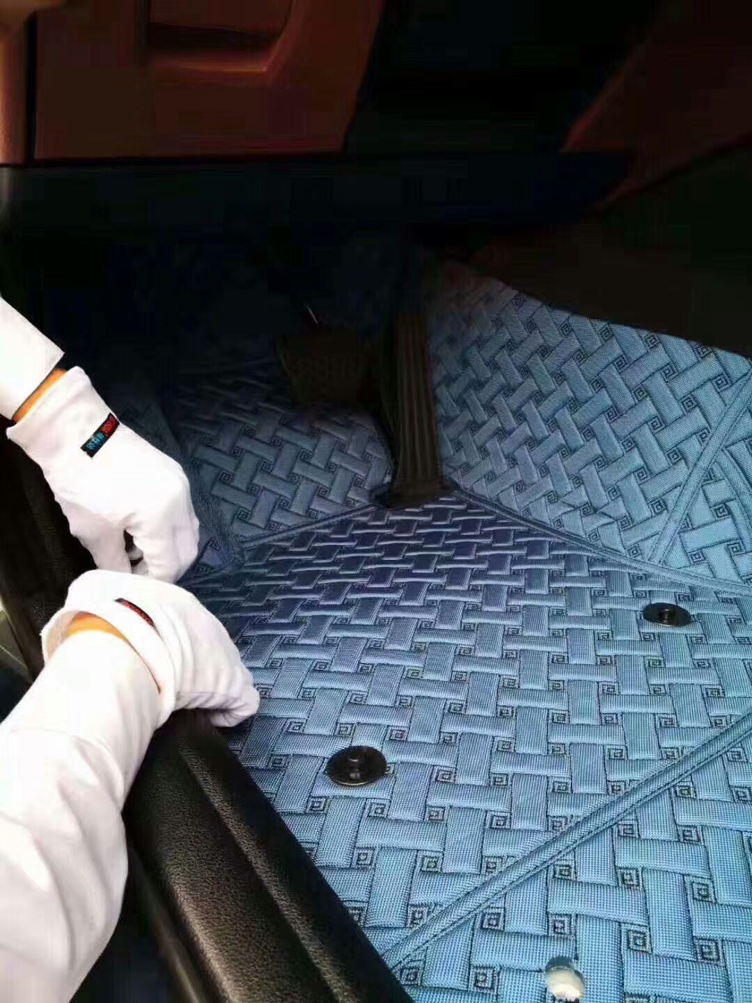 保仕达新品龙舌兰软包-宝马安装效果