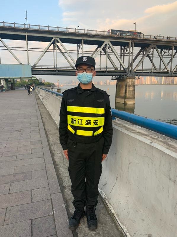 迎洪抗涝的“护堤人”