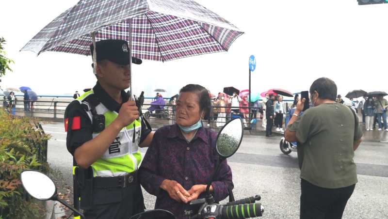 传承中华美德，弘扬奉献精神——浙江盛安钱江景区安保队队长马思源及时施救受伤老奶奶获赞扬