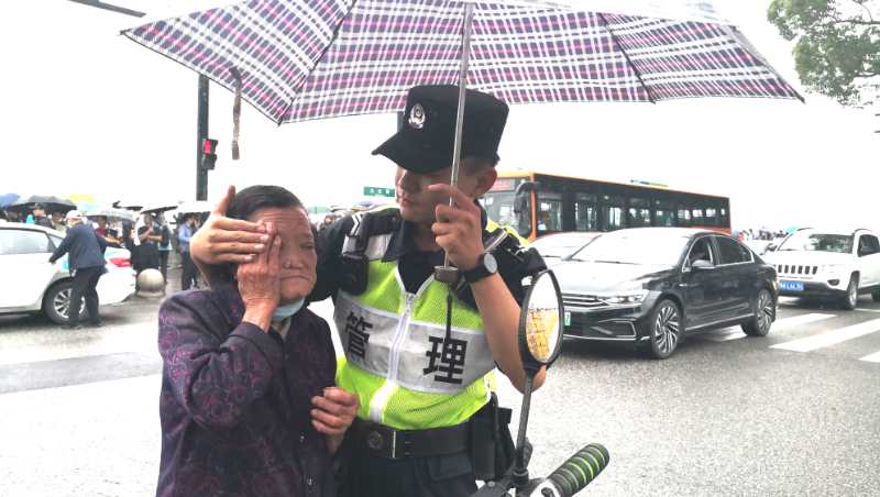 传承中华美德，弘扬奉献精神——浙江盛安钱江景区安保队队长马思源及时施救受伤老奶奶获赞扬