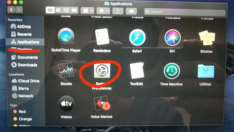 In the Mac system, the driver page is blank without any text..