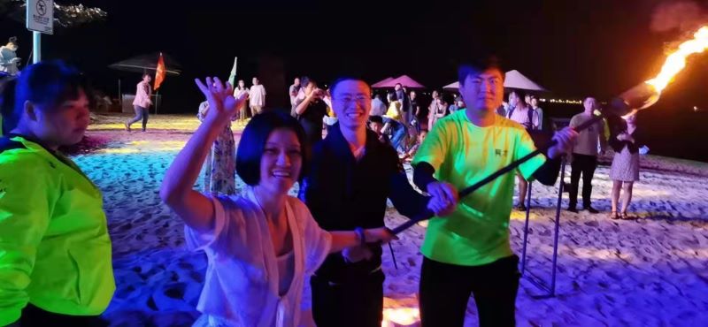 携手四载同行，欢聚三亚同庆