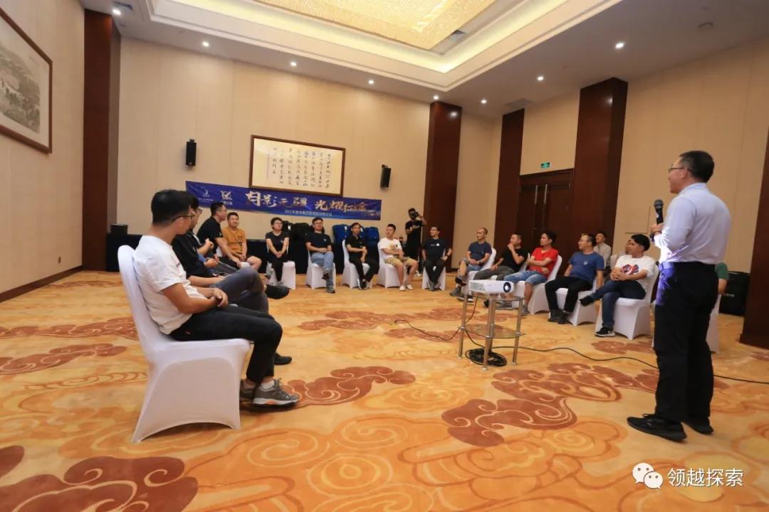 五金冲压件为什么会出现翻料扭曲？