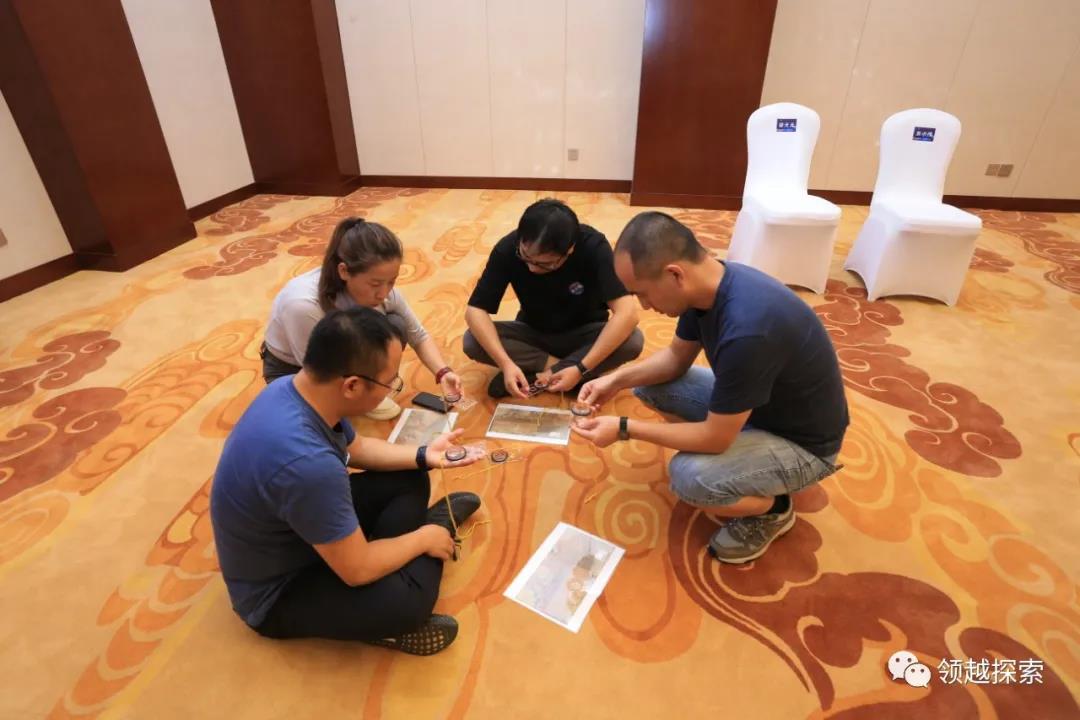 五金冲压件为什么会出现翻料扭曲？