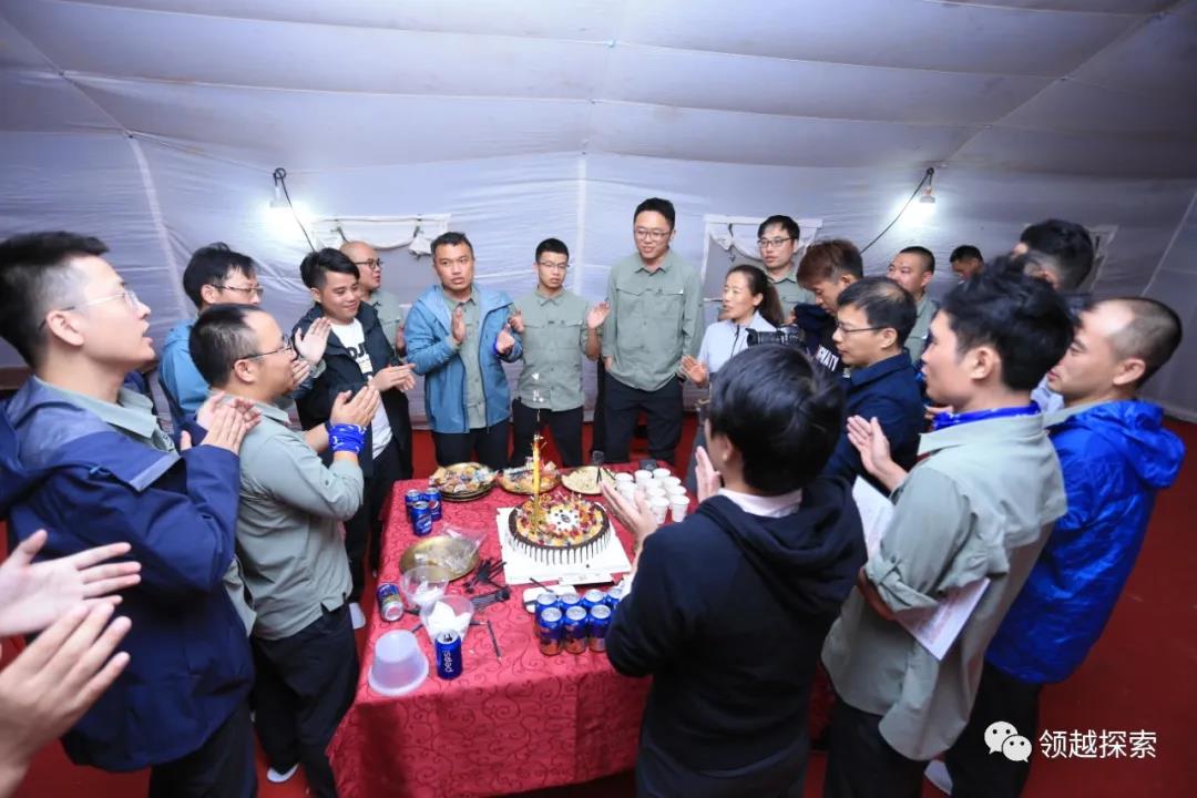 五金冲压件为什么会出现翻料扭曲？