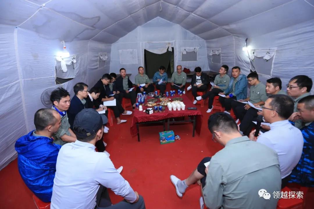 五金冲压件为什么会出现翻料扭曲？
