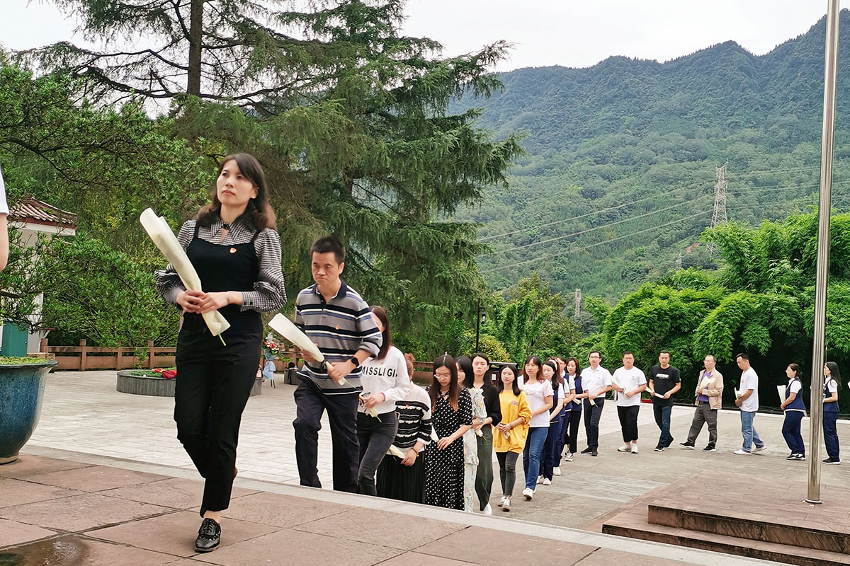 【长征永远在路上】华神科技成功举行纪念红军长征胜利84周年主题党日活动 【长征永远在路上】华神科技成功举行纪念红军长征胜利84周年主题党日活动