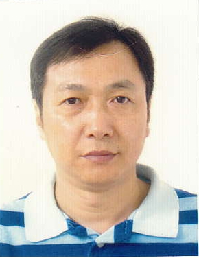吴兴华  