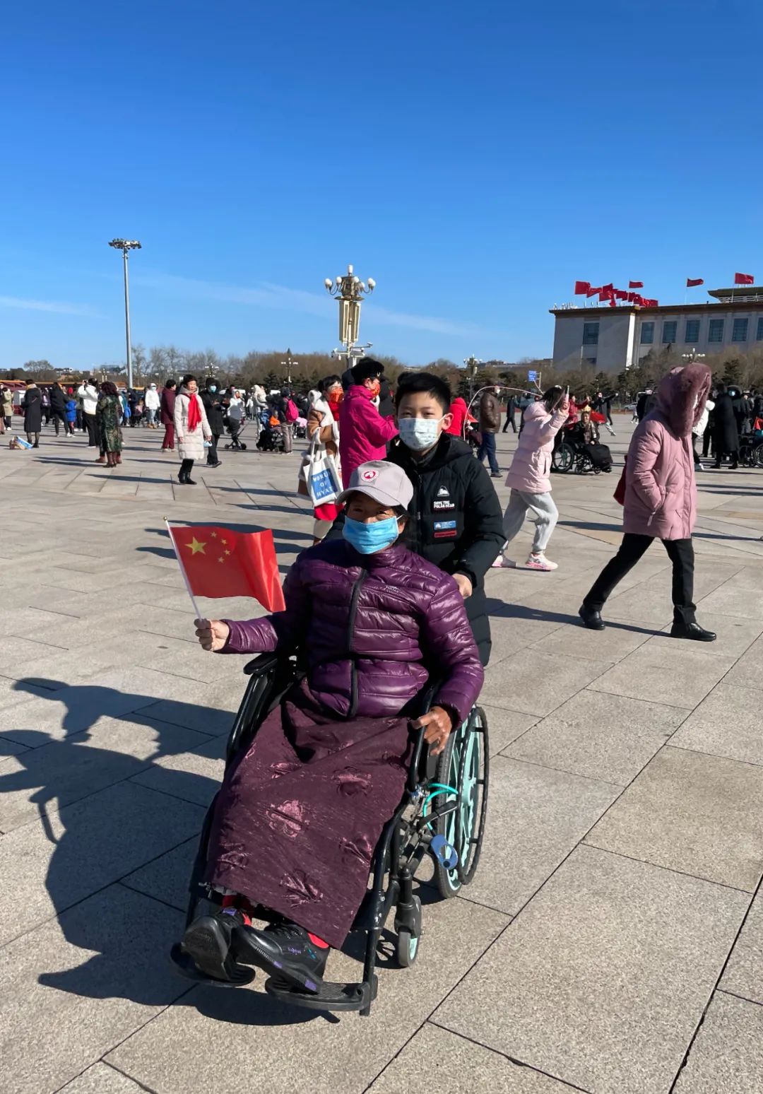 大年初三·2022年大骨节病公益项目首批患者到天安门广场参观后返乡