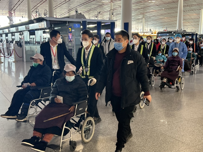 大年初三·2022年大骨节病公益项目首批患者到天安门广场参观后返乡