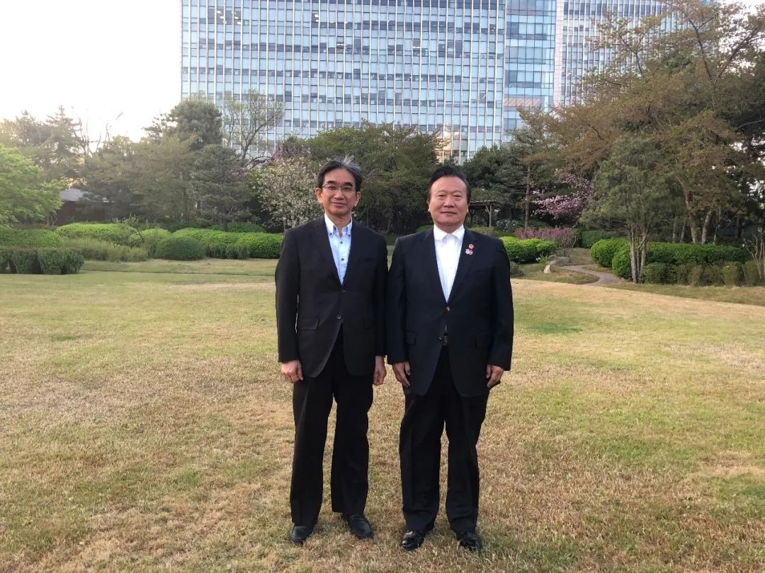 中国留学人才发展基金会理事长曹卫洲会长会见日本驻华大使垂秀夫 中国留学人才发展基金会理事长曹卫洲会长会见日本驻华大使垂秀夫