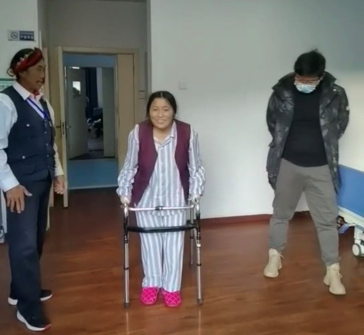 中国留学人才发展基金会三区三州大骨节病承接社会服务试点项目——雪域高原情深谊长 白衣天使温暖牵挂