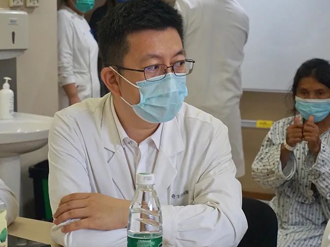 大骨节病公益扶贫项目在北京大学人民医院组织召开专家会诊会议