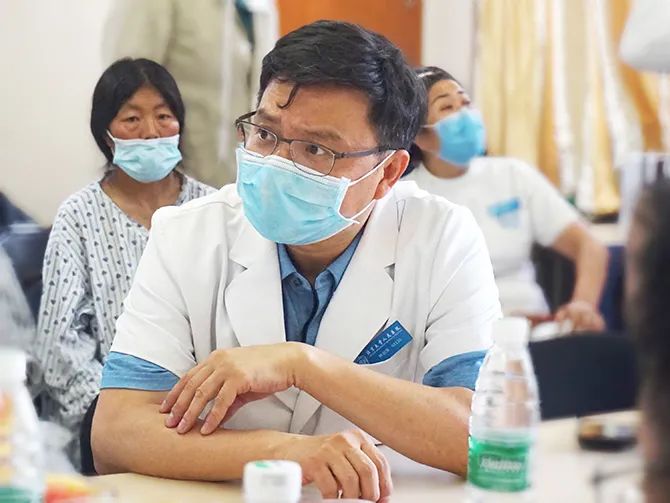 大骨节病公益扶贫项目在北京大学人民医院组织召开专家会诊会议