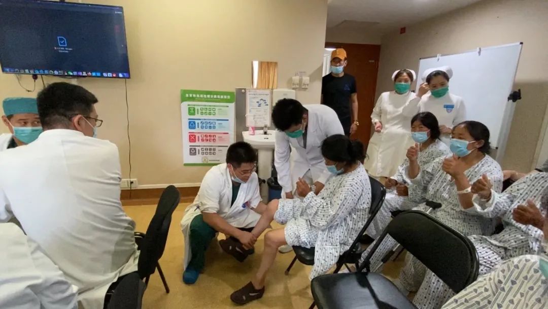 大骨节病公益扶贫项目在北京大学人民医院组织召开专家会诊会议