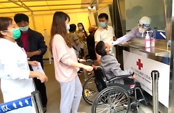 大骨节病公益扶贫项目在北京大学人民医院组织召开专家会诊会议