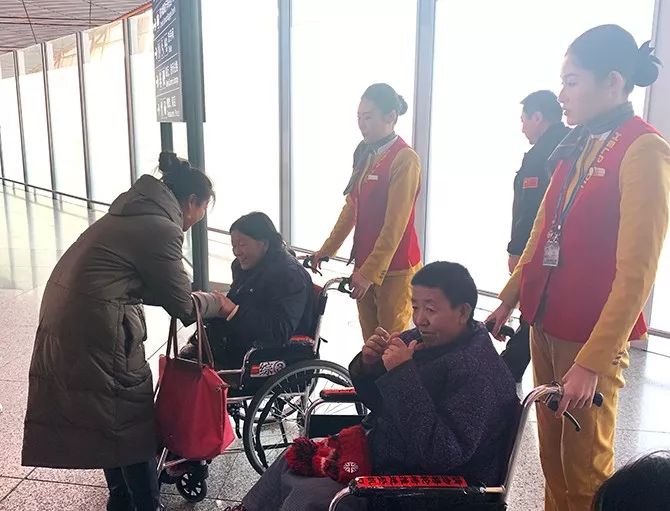 中央财政支持中国留学人才发展基金会西藏洛隆县大骨节病社会服务试点项目2019年最后一批来京手术患者术后返乡