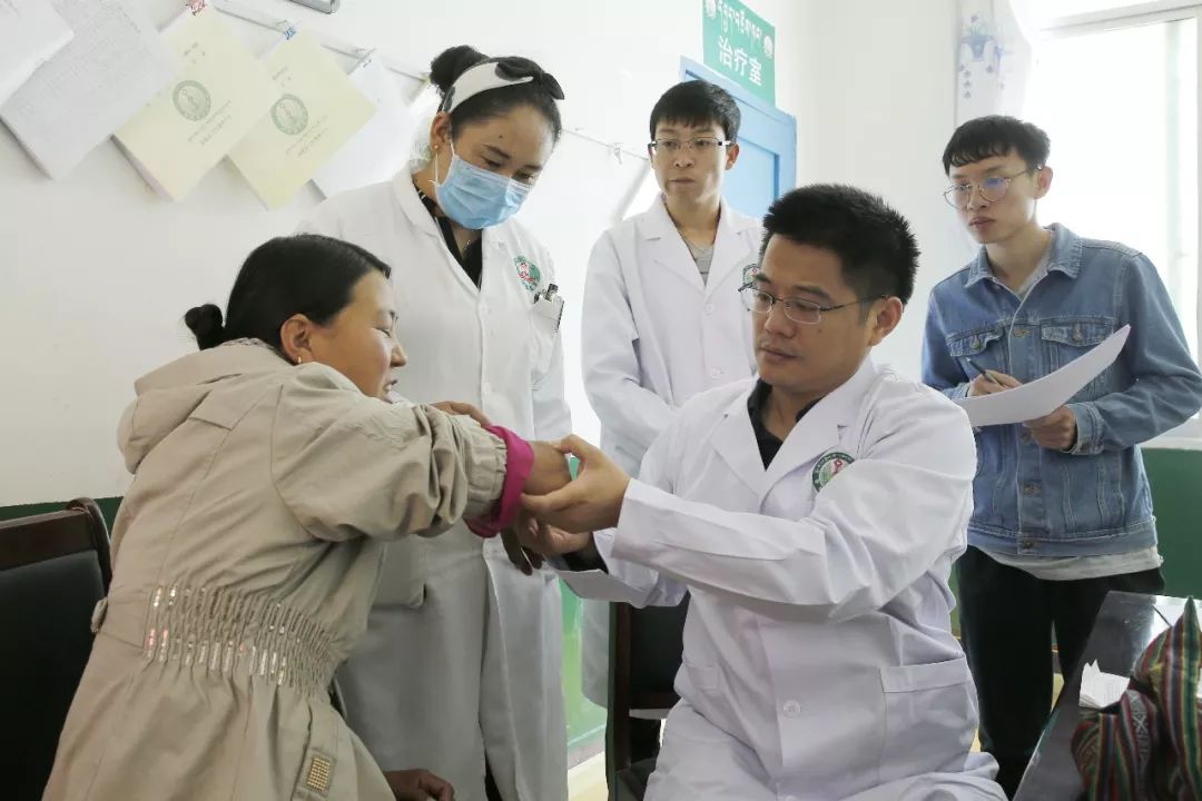 中国留学人才发展基金会洛隆县大骨节病社会服务公益活动 中国留学人才发展基金会洛隆县大骨节病社会服务公益活动