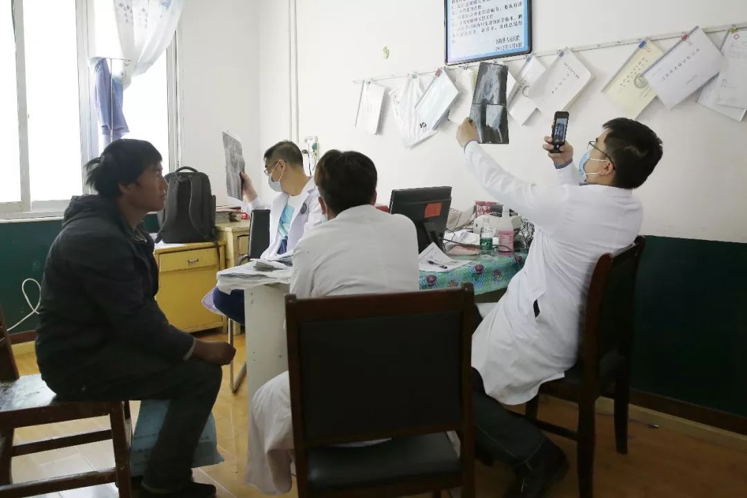 中国留学人才发展基金会洛隆县大骨节病社会服务公益活动 中国留学人才发展基金会洛隆县大骨节病社会服务公益活动