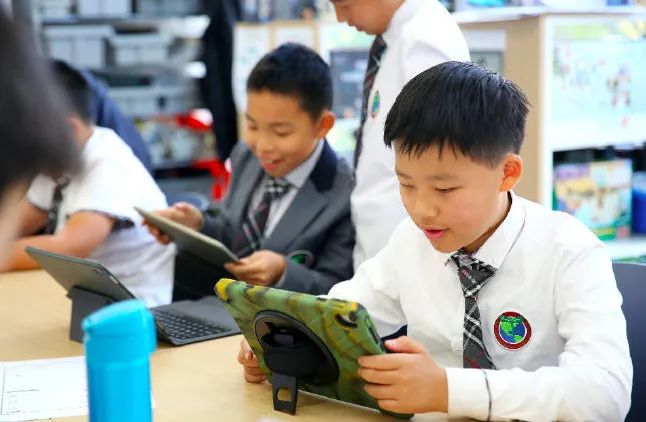 莫铭翰总裁新学期致辞：向着崭新未来再出发！A Wonderful 2021 Ahead