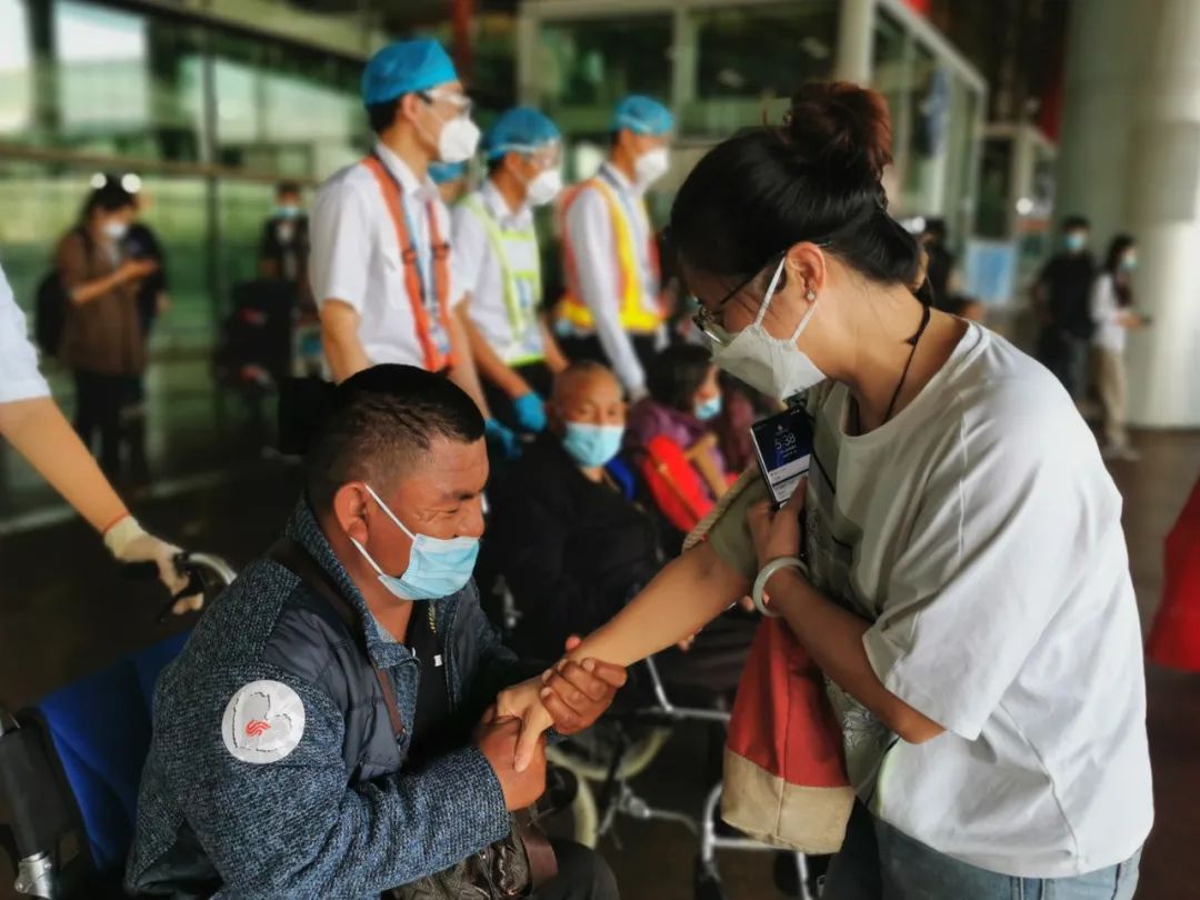 大骨节病承接社会服务试点项目首批来京患者抵达北京，顺利入院