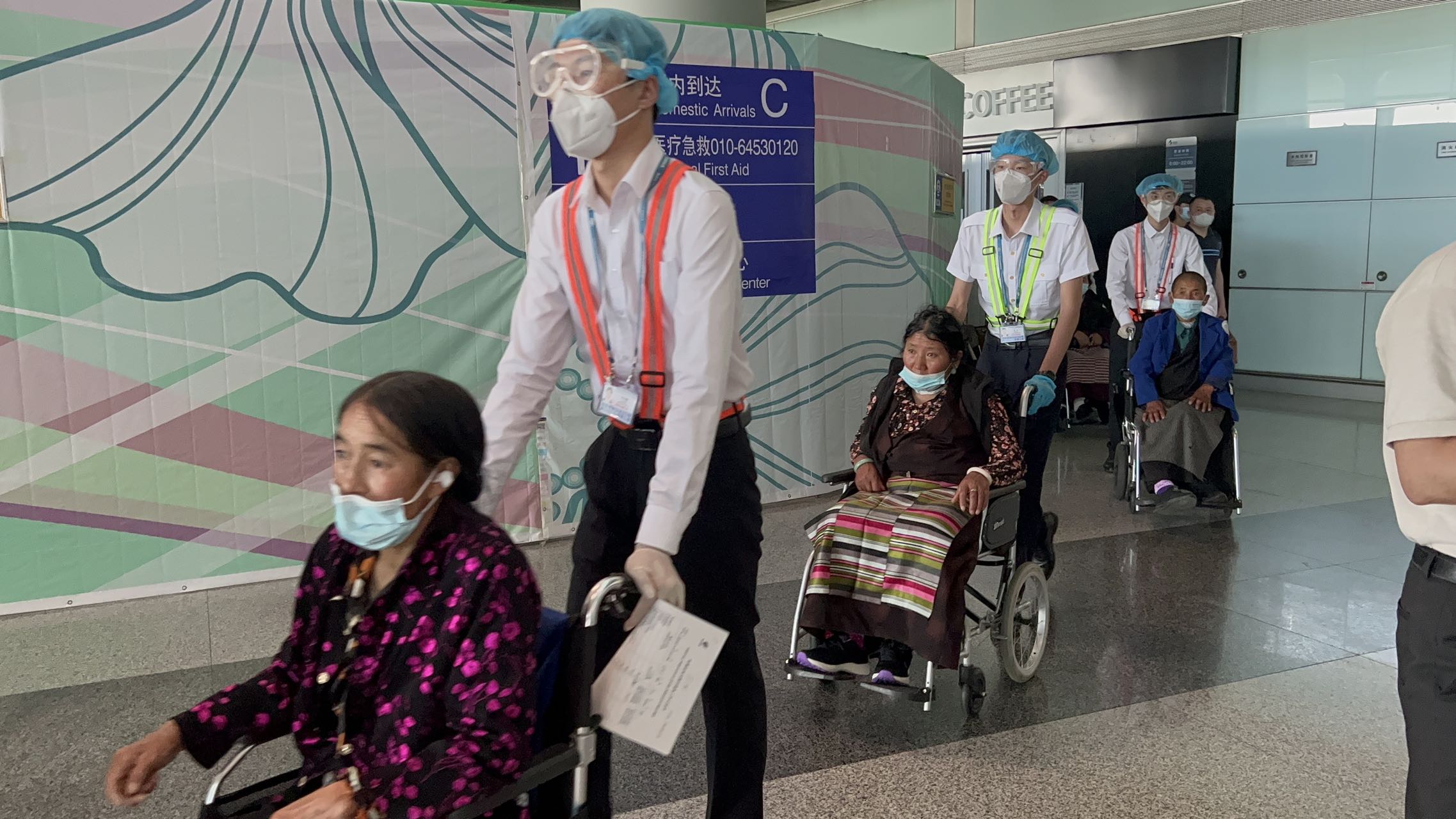 大骨节病承接社会服务试点项目首批来京患者抵达北京，顺利入院