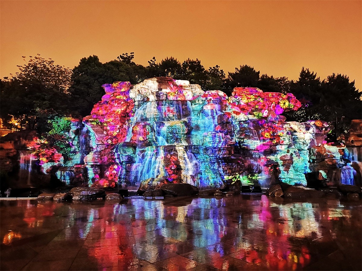 大唐芙蓉园假山投影