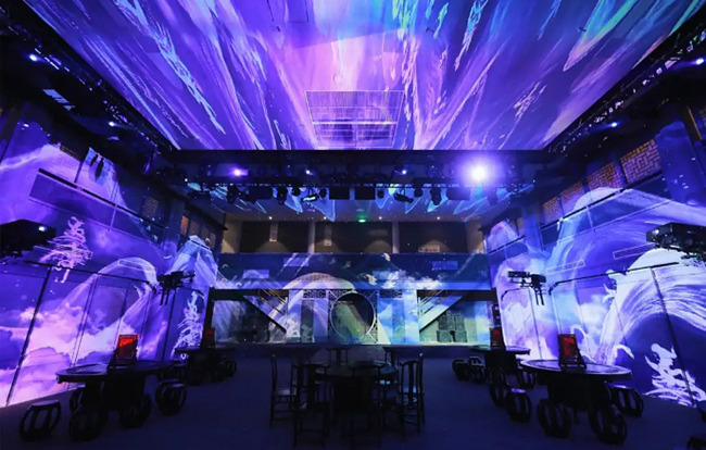 360°全沉浸演出惊艳上演,《南京喜事》成为南京文化新名片 360°全沉浸演出惊艳上演,《南京喜事》成为南京文化新名片