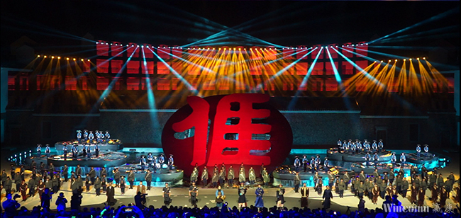 《原乡》实景演出成功首演,赢康科技用投影讲述客家故事 《原乡》实景演出成功首演,赢康科技用投影讲述客家故事