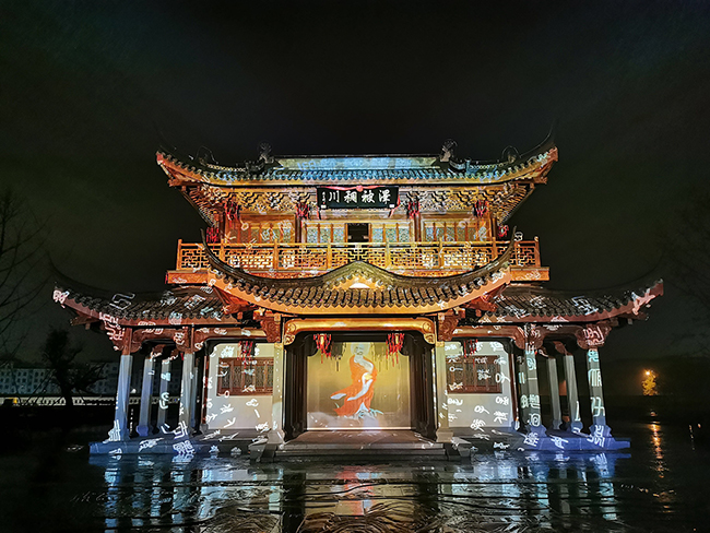 古典楼阁焕发别样魅力,赢康参与佛堂古镇夜游投影 古典楼阁焕发别样魅力,赢康参与佛堂古镇夜游投影