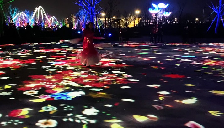 赢康参与南海公园梦幻光影艺术互动投影