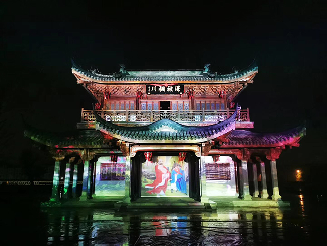 古典楼阁焕发别样魅力,赢康参与佛堂古镇夜游投影 古典楼阁焕发别样魅力,赢康参与佛堂古镇夜游投影
