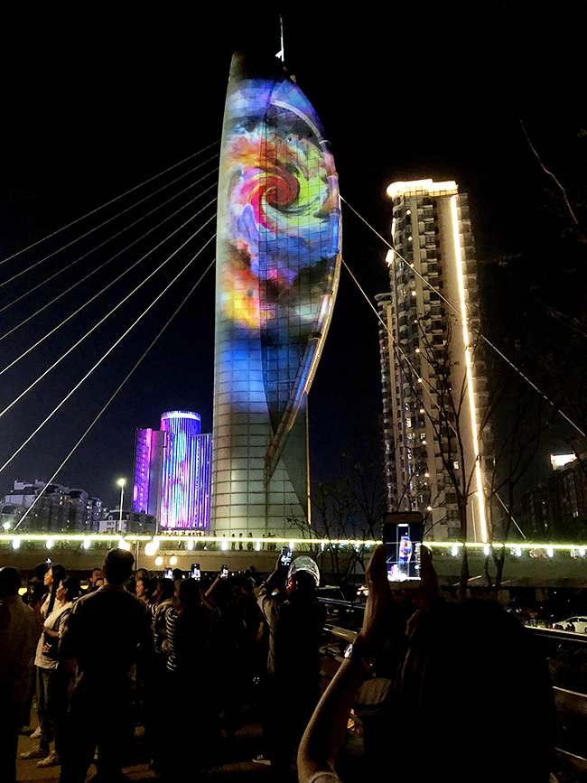 芜湖新增“网红”景点,赢康精彩投影点亮临江桥塔 芜湖新增“网红”景点,赢康精彩投影点亮临江桥塔