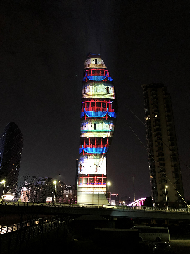 芜湖新增“网红”景点,赢康精彩投影点亮临江桥塔 芜湖新增“网红”景点,赢康精彩投影点亮临江桥塔