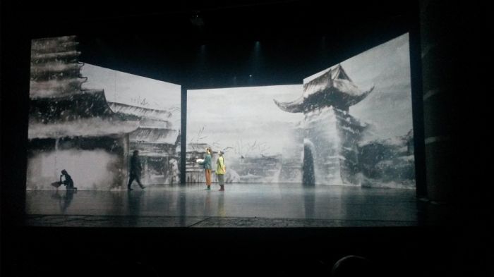 现代投影科技打造“国际范儿”《雁丘词》