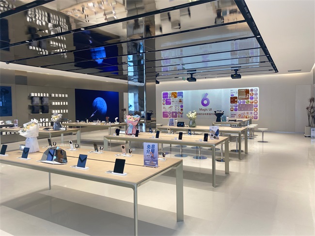 赢康科影达参与打造全新荣耀LIFE店沉浸式产品体验空间 赢康科影达参与打造全新荣耀LIFE店沉浸式产品体验空间