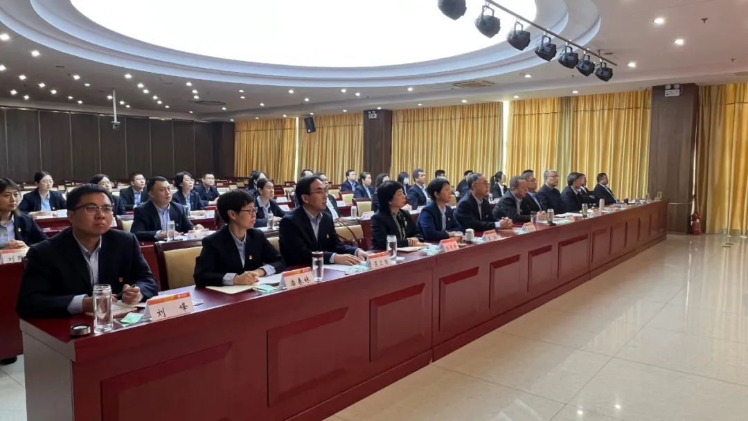 德达集团组织收听收看党的二十大开幕会盛况 德达集团组织收听收看党的二十大开幕会盛况