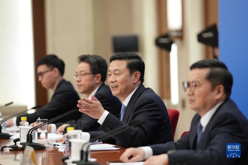 全国政协十四届一次会议举行新闻发布会 政协大会定于3月4日下午3时开幕