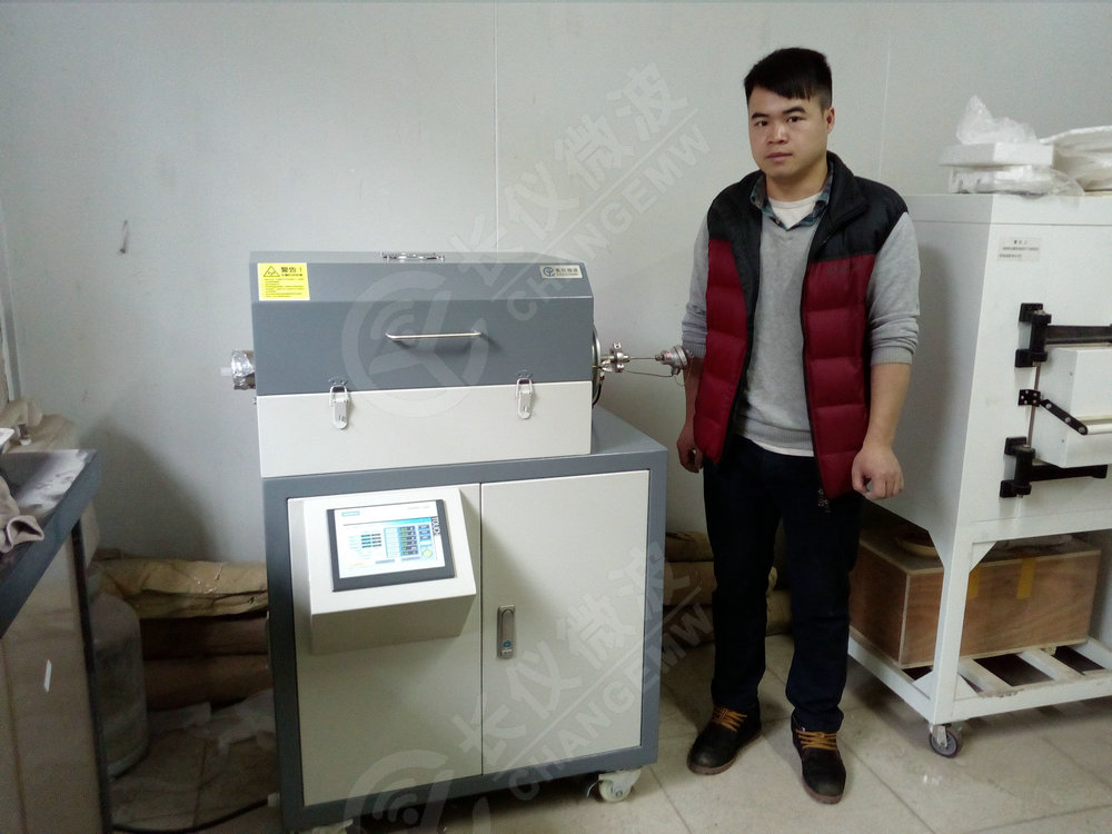 2018年3月16日我司新款标准化大容量微波热解炉在广西某大学验收交付 2018年3月16日我司新款标准化大容量微波热解炉在广西某大学验收交付