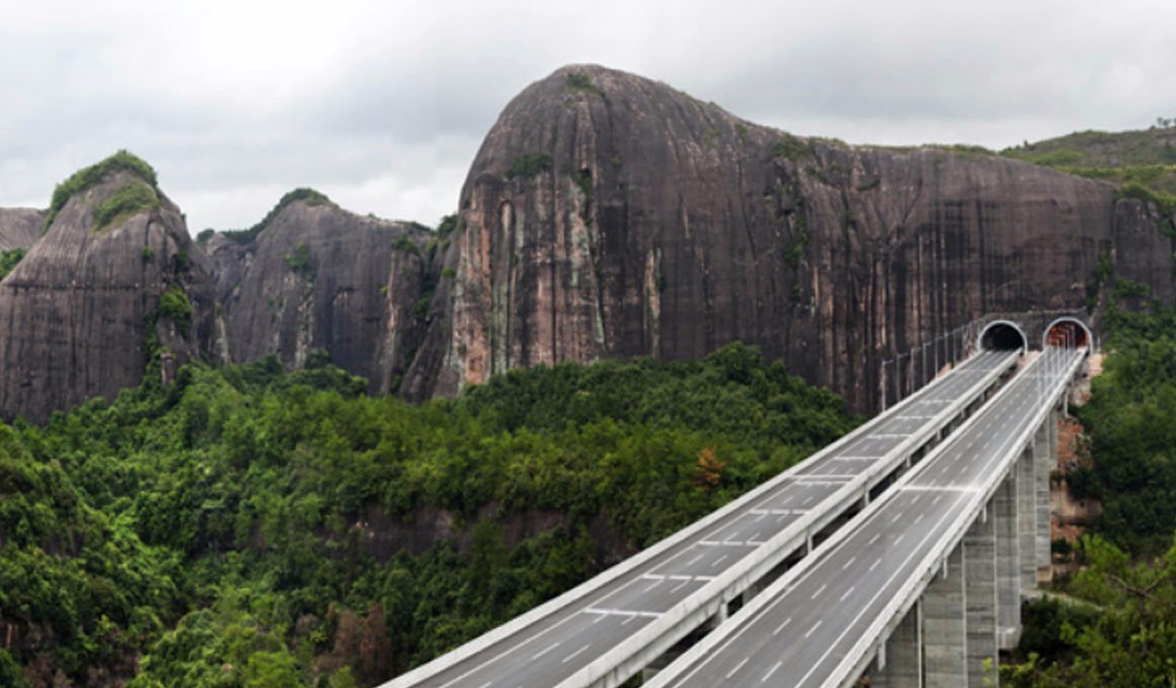 乐昌至广州高速公路工程樟市至花东段