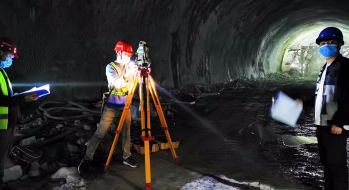 众为第五次深入施工现场采集数码电子雷管定额测定写实数据