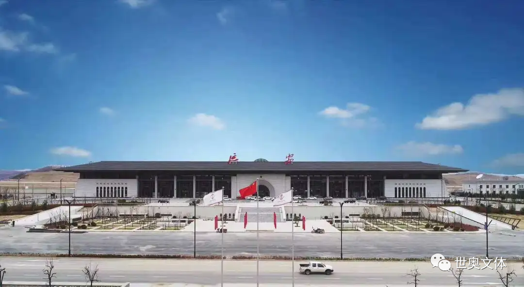 世奥中国体育文化红色之旅考察团参观学习延安机场“起航”展 世奥中国体育文化红色之旅考察团参观学习延安机场“起航”展