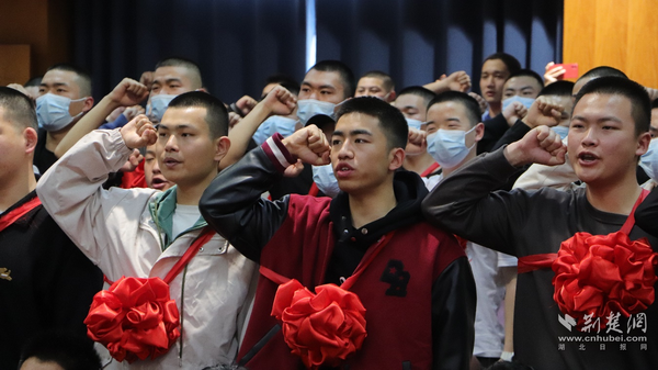 【荆楚网】武汉工程大学邮电与信息工程学院举行2023年春季应征入伍欢送仪式