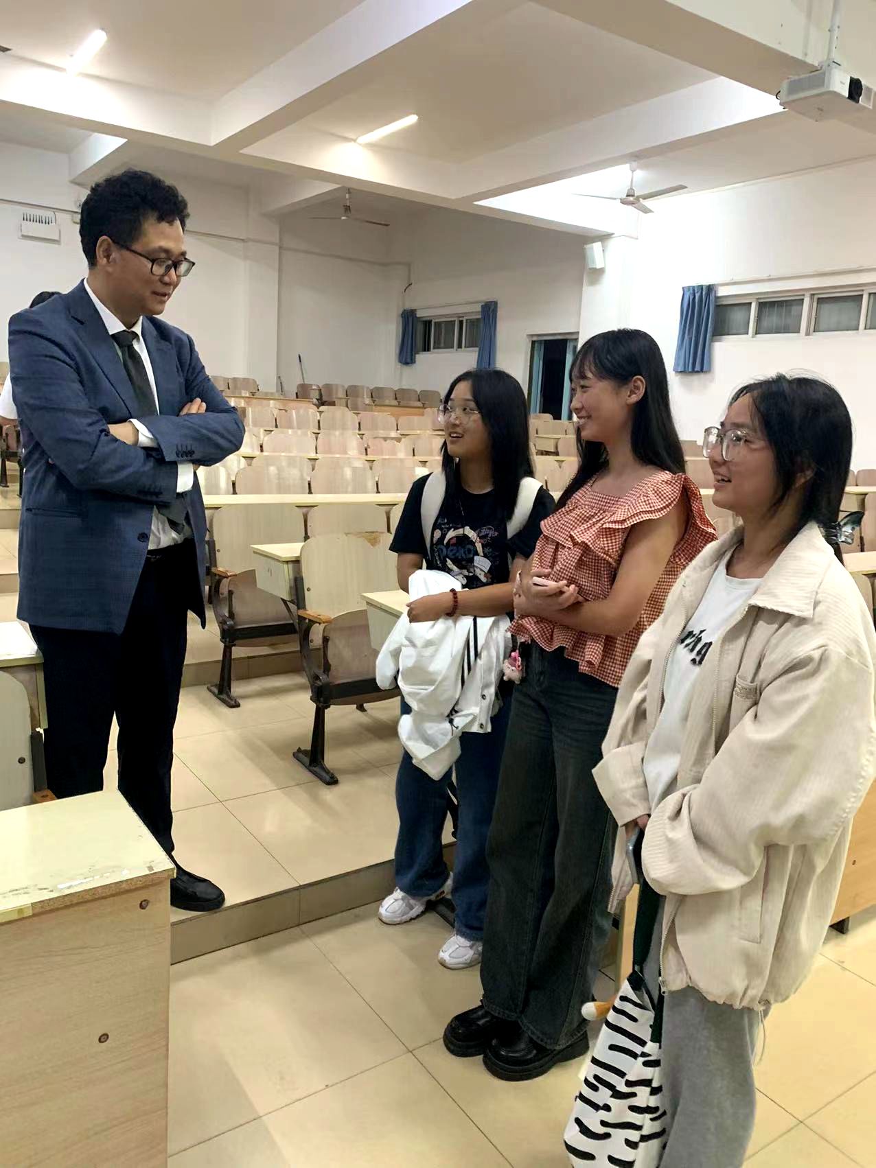 武汉同济航天城医院院长曾晓勇受邀至 武汉生物工程学院进行授课指导 武汉同济航天城医院院长曾晓勇受邀至 武汉生物工程学院进行授课指导