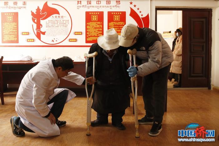 中国留学人才发展基金会大骨节病公益项目负责人林剑浩：我们不只治病，还治疗人生，恢复对生活的希望