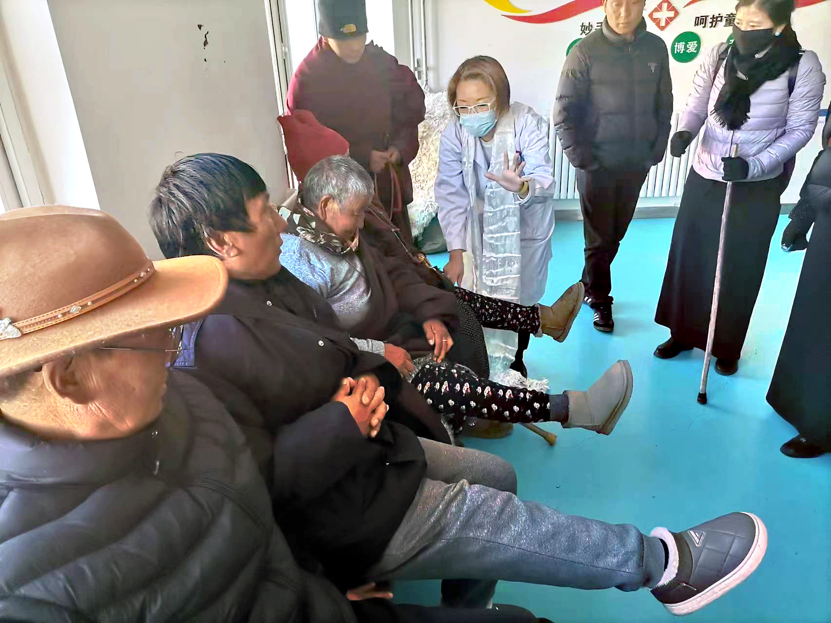 大骨节病公益项目组织医疗专家团再上高原 全力以赴守护藏族同胞健康