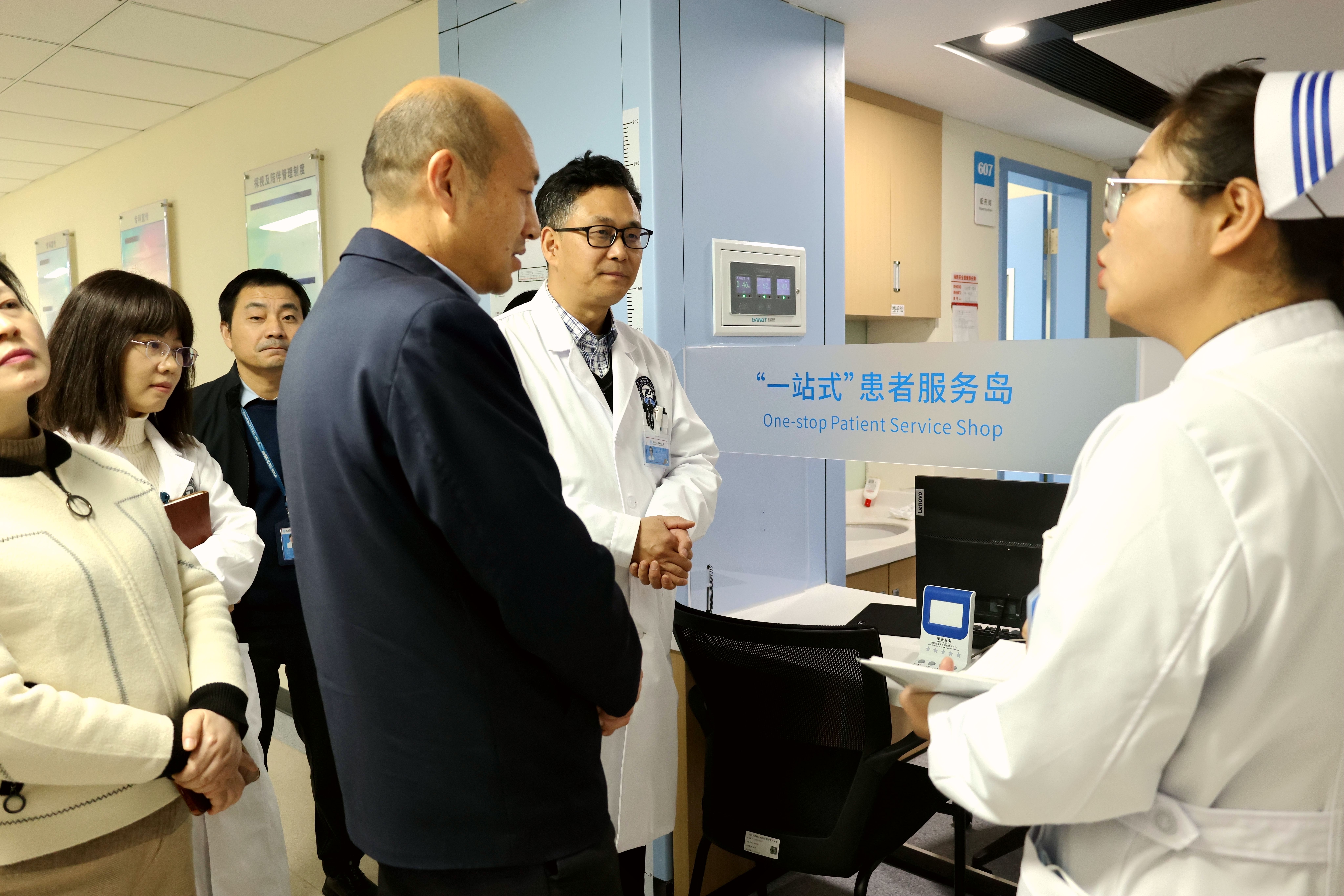 湖北省卫健委领导一行莅临我院调研指导工作 湖北省卫健委领导一行莅临我院调研指导工作