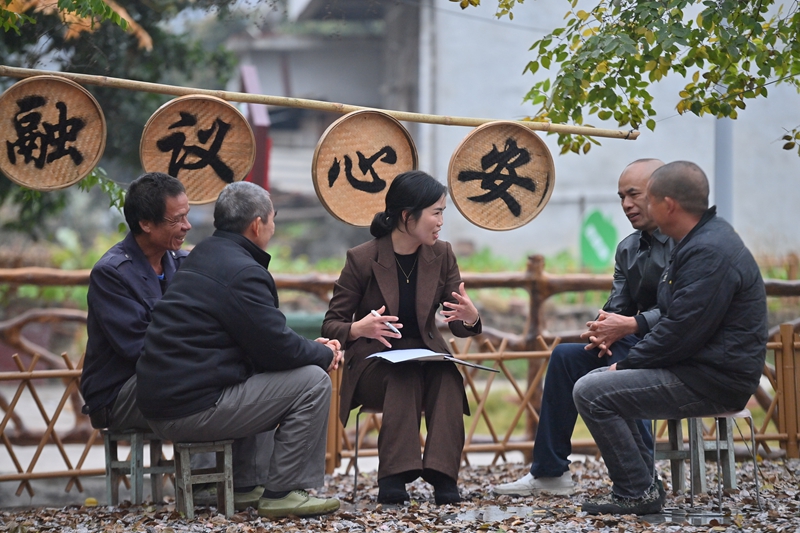 永远在路上——以习近平同志为核心的党中央引领全面从严治党向纵深推进 永远在路上——以习近平同志为核心的党中央引领全面从严治党向纵深推进