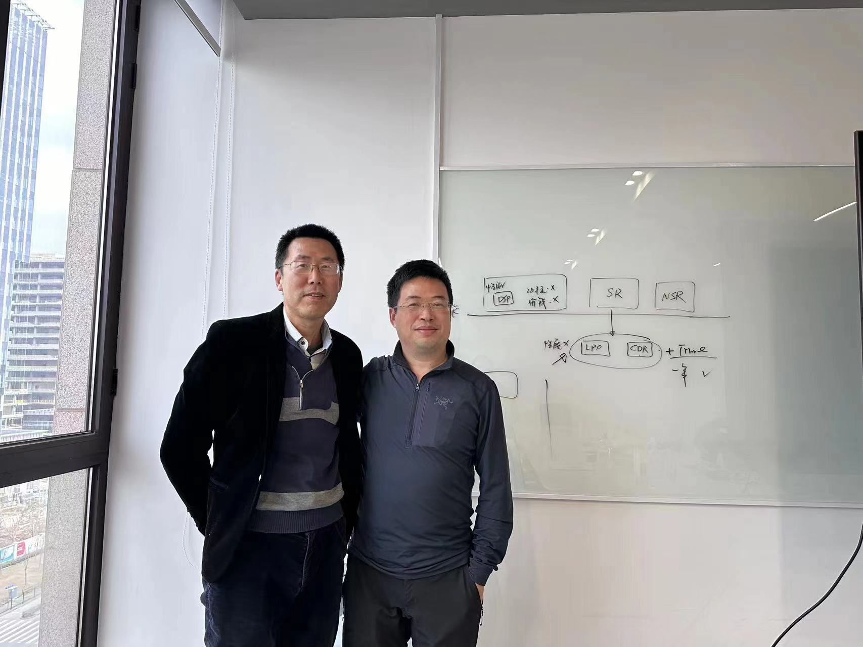 Visiting Minisilicon in Shanghai: The Path to Differentiation for the Later-Comers Visiting Minisilicon in Shanghai: The Path to Differentiation for the Later-Comers