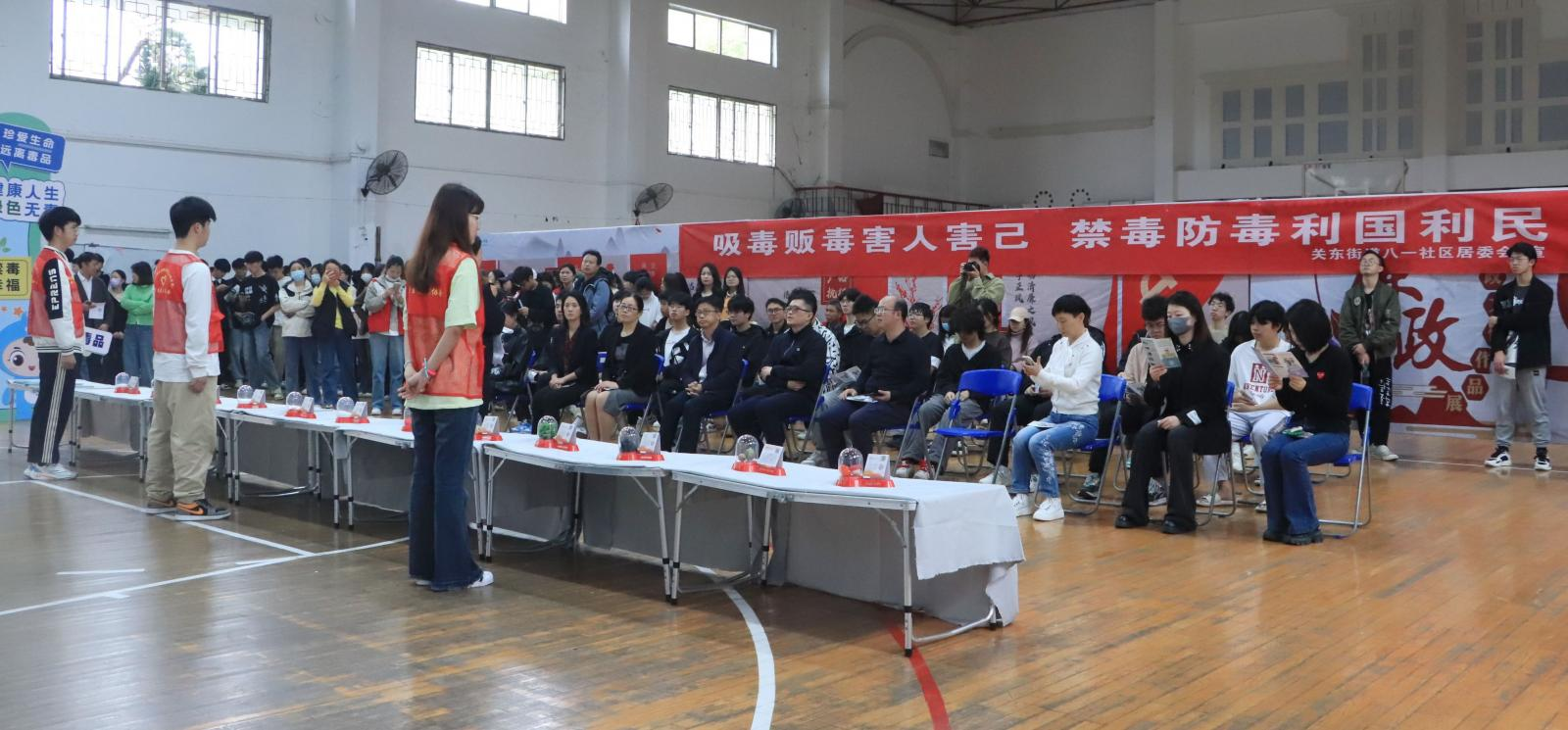 国家安全在心中 护航青春不”毒“行——法治安全教育进校园 国家安全在心中 护航青春不”毒“行——法治安全教育进校园